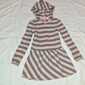Girl's hooded dress Sz S 4/5 with front pockets